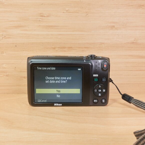 Nikon Coolpix S3500 Digital Camera / 20.1MP / 7x Optical Zoom / Black / Tested - Picture 4 of 9